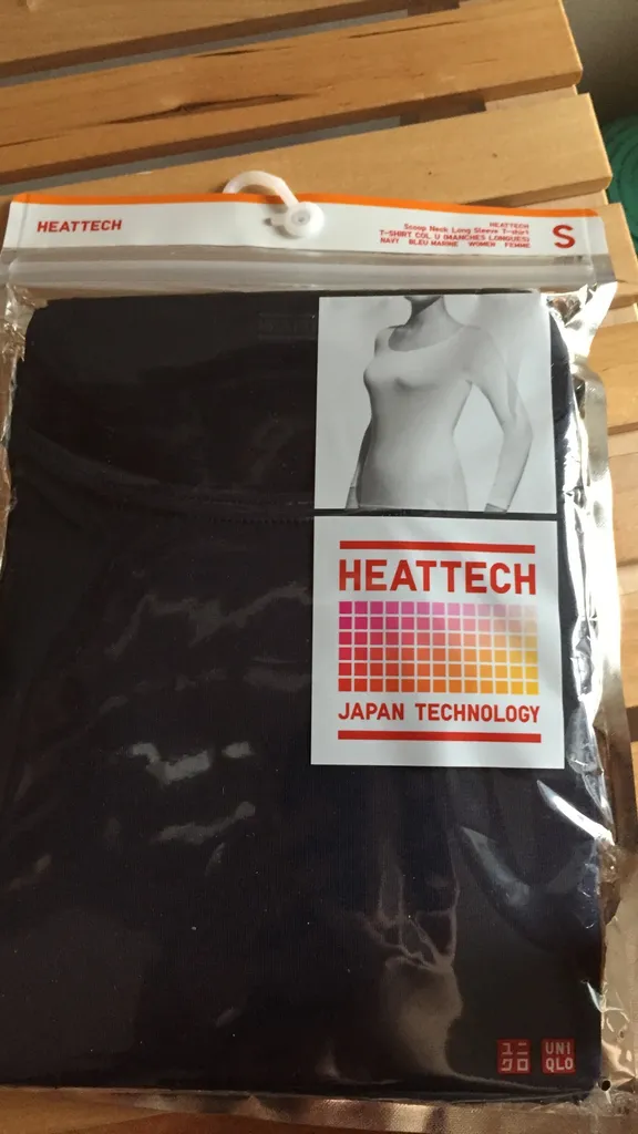 Uniqlo Heat Tech Shirt photo 1