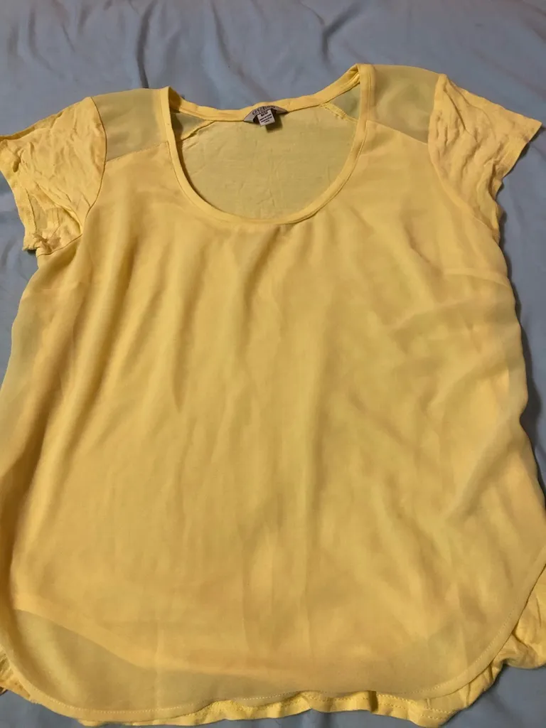 Yellow Guess Top photo 1