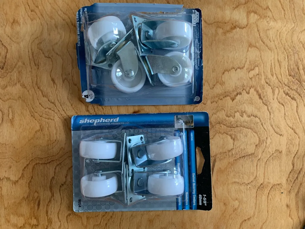 Swivel bearing castors photo 1