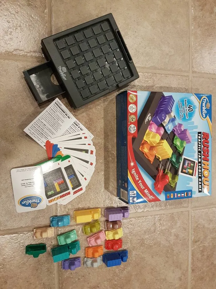 ThinkFun Rush Hour Game - Full Set photo 1