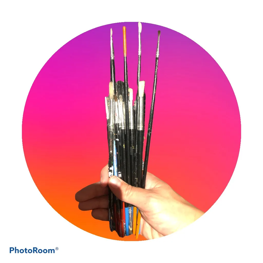 🆓 Assorted Paint Brushes photo 1