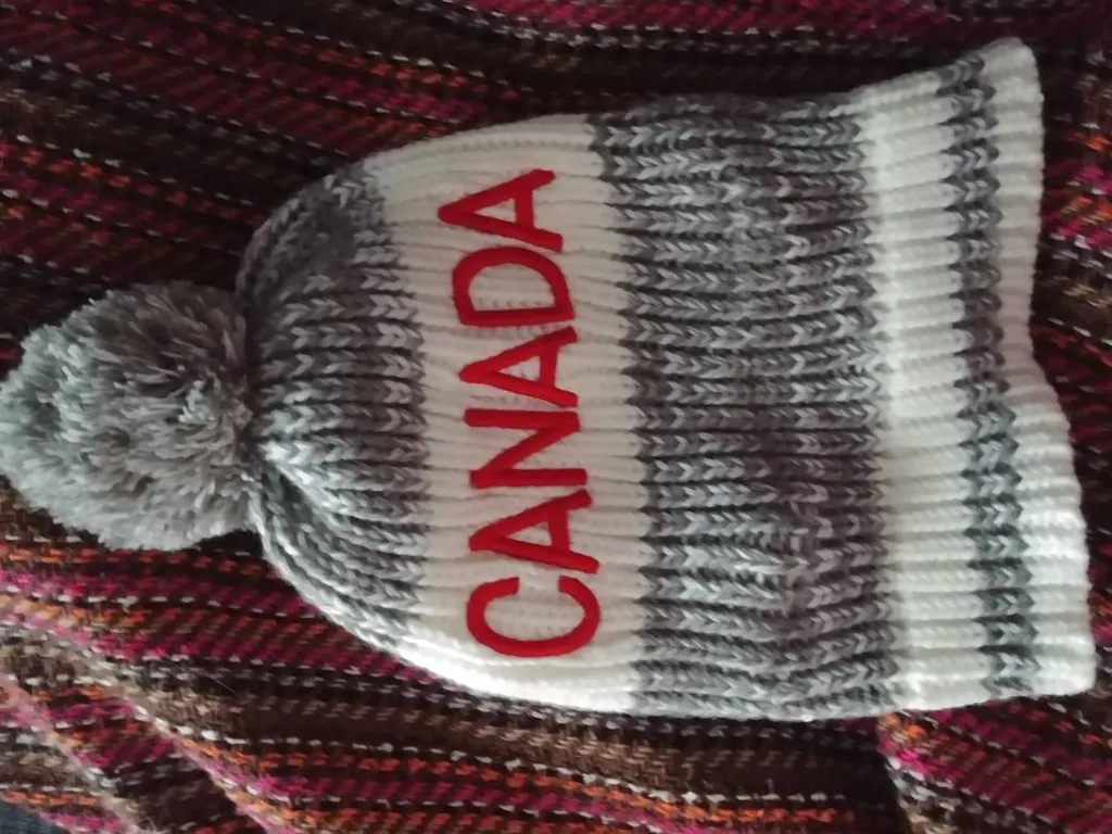 Canada Toque photo 1