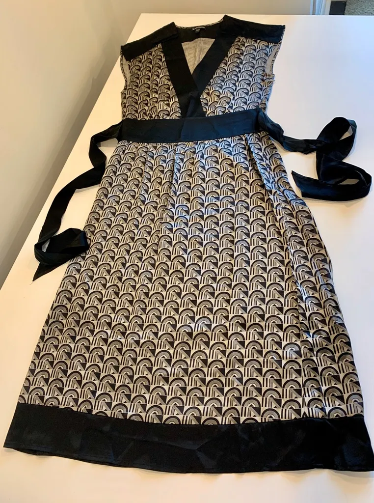 100% Silk Dress Size Small photo 1