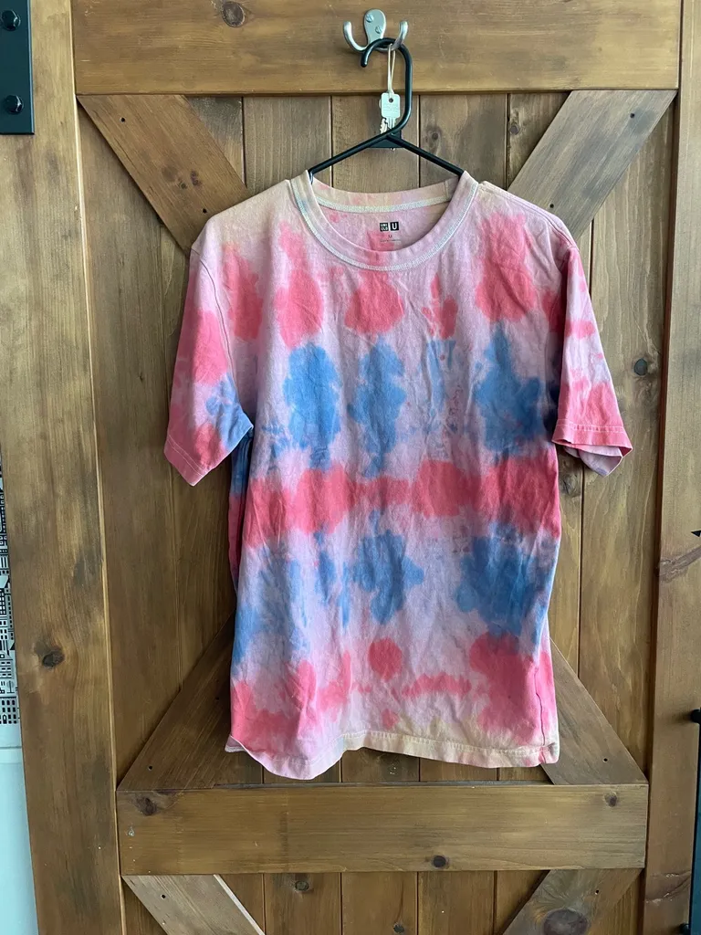 UNIQLO Mens Shirt (TieDye) photo 1