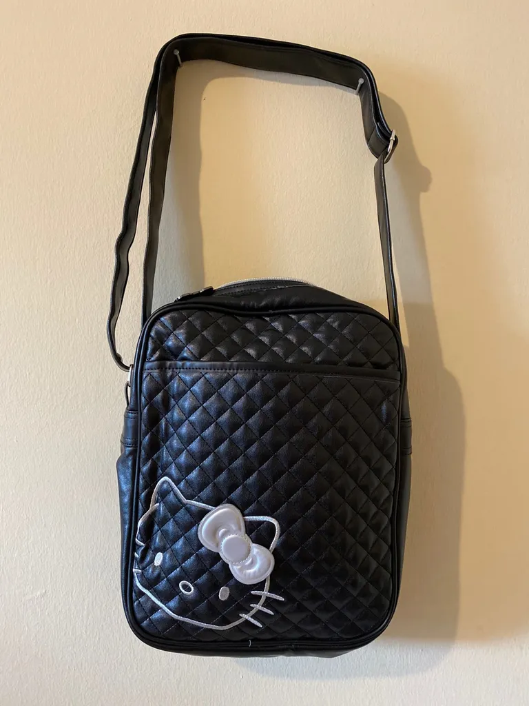 Hello Kitty Quilted Purse photo 1
