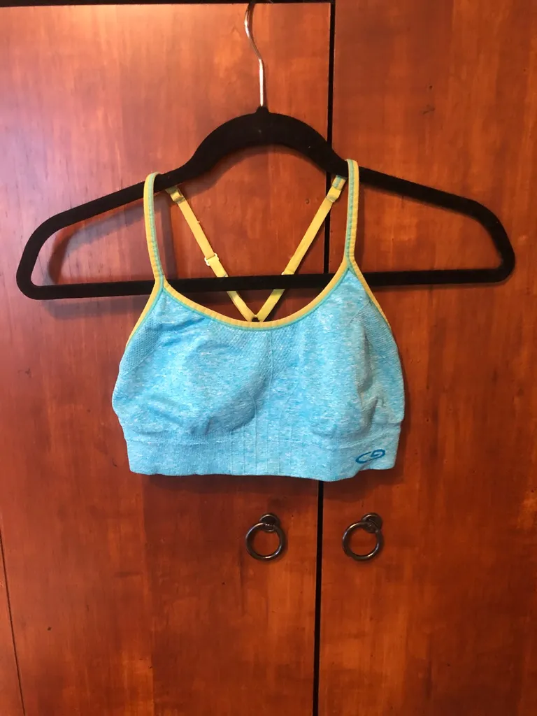 Medium Sports Bra photo 1