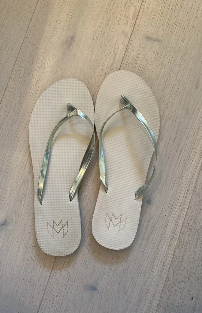 Size 6 Flip Flops photo 1