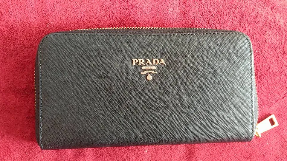 New 'Prada' Black Wallet photo 1