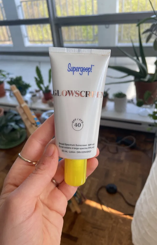 Super gloop Tinted SPF 40 Sunscreen photo 1