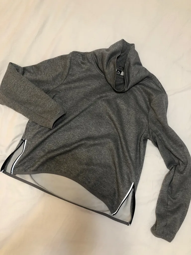 Athletic Top photo 1