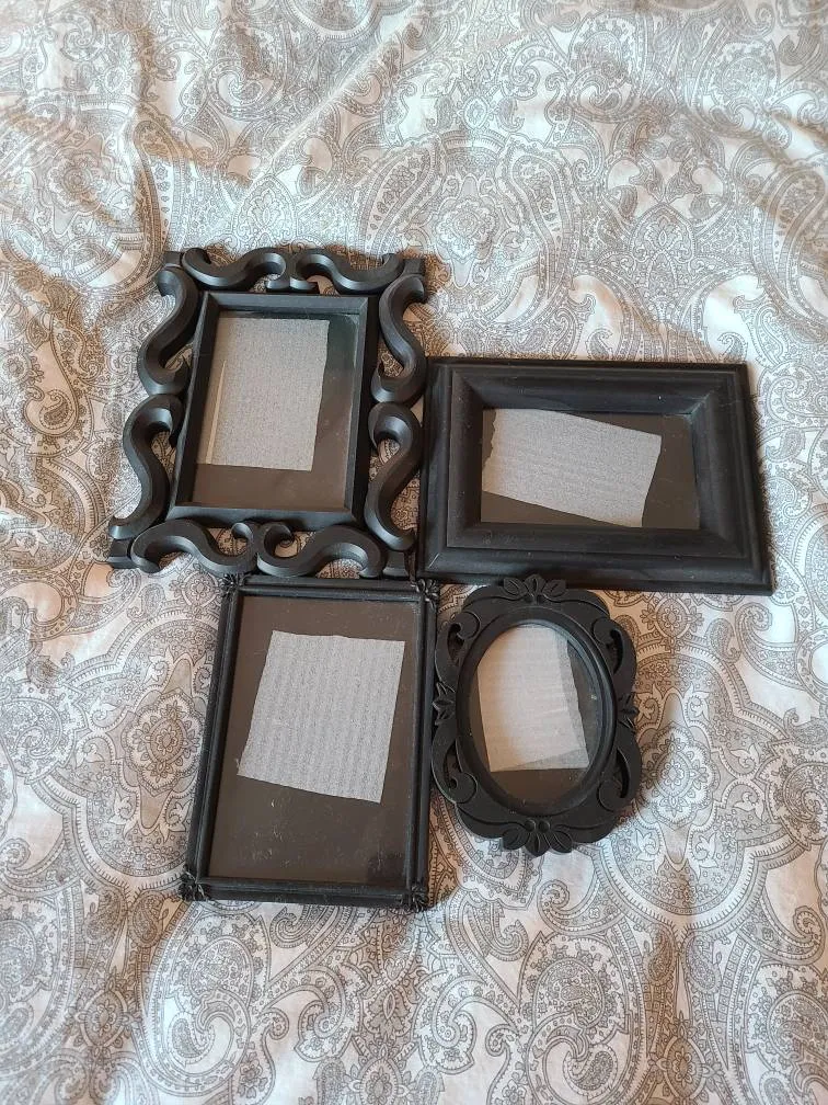 Umbra Multi Picture Frame photo 1