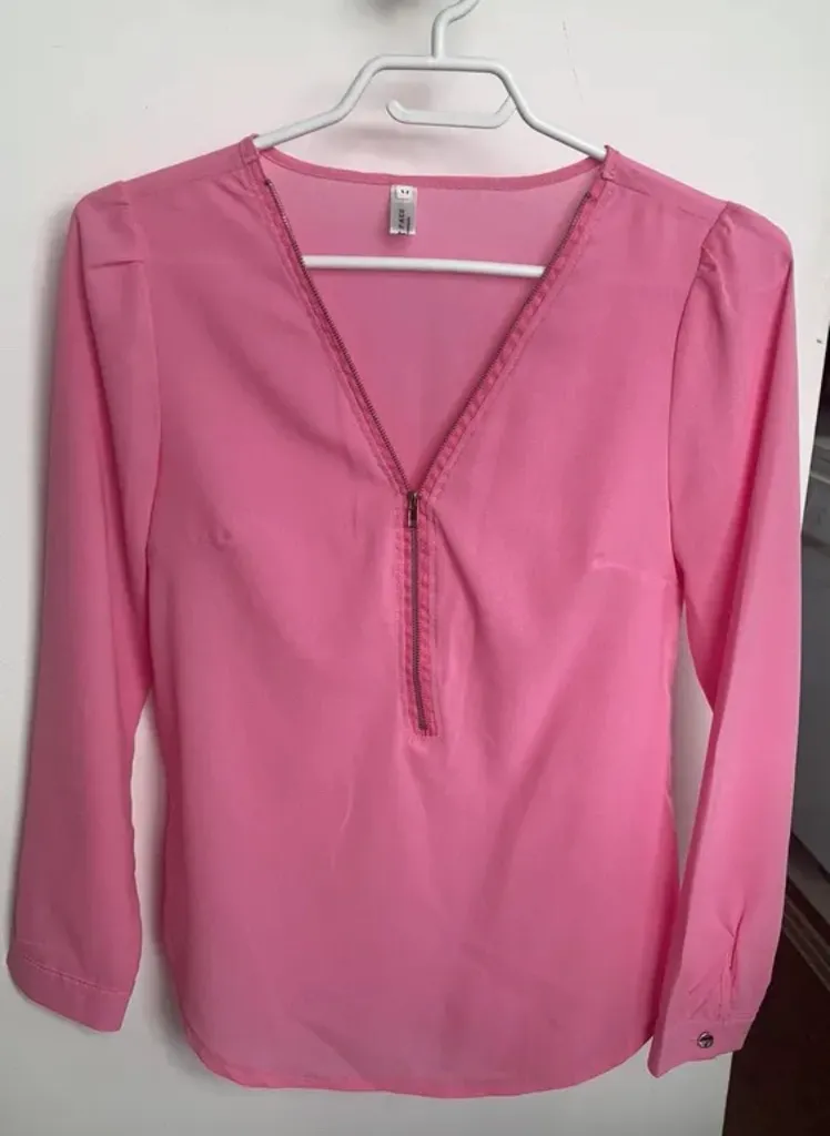 Pink Blouse (M) photo 1