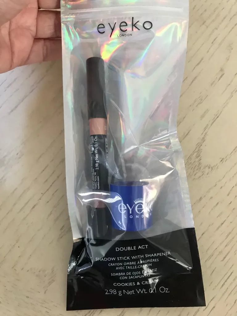 Eyeco Shadow Stick With Sharpener photo 1