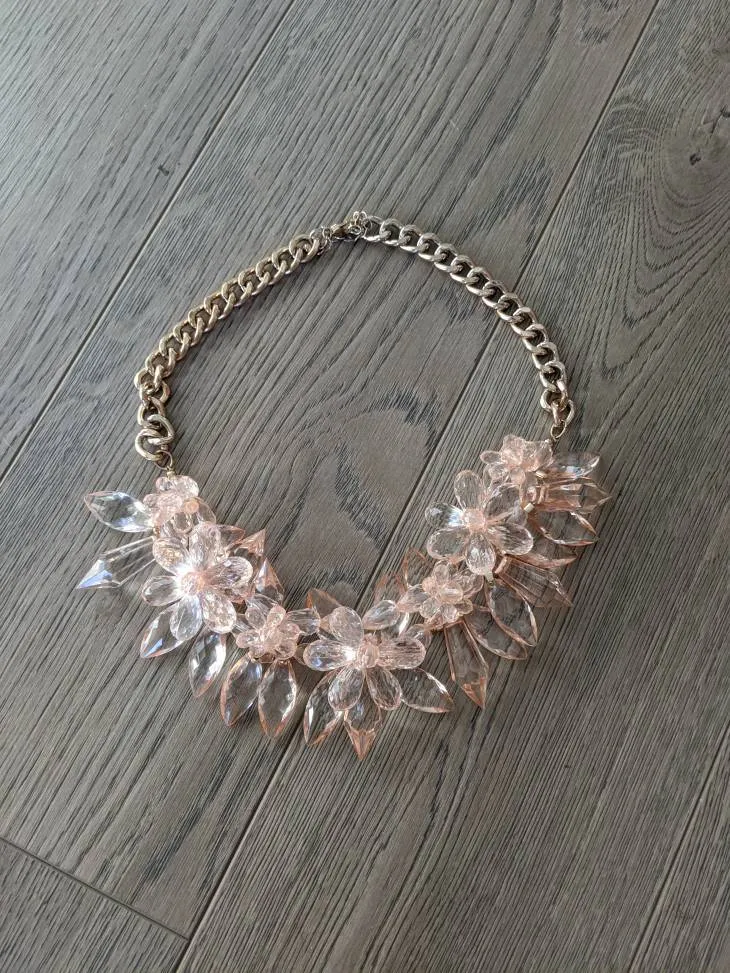 Flower Crystal Necklace photo 1