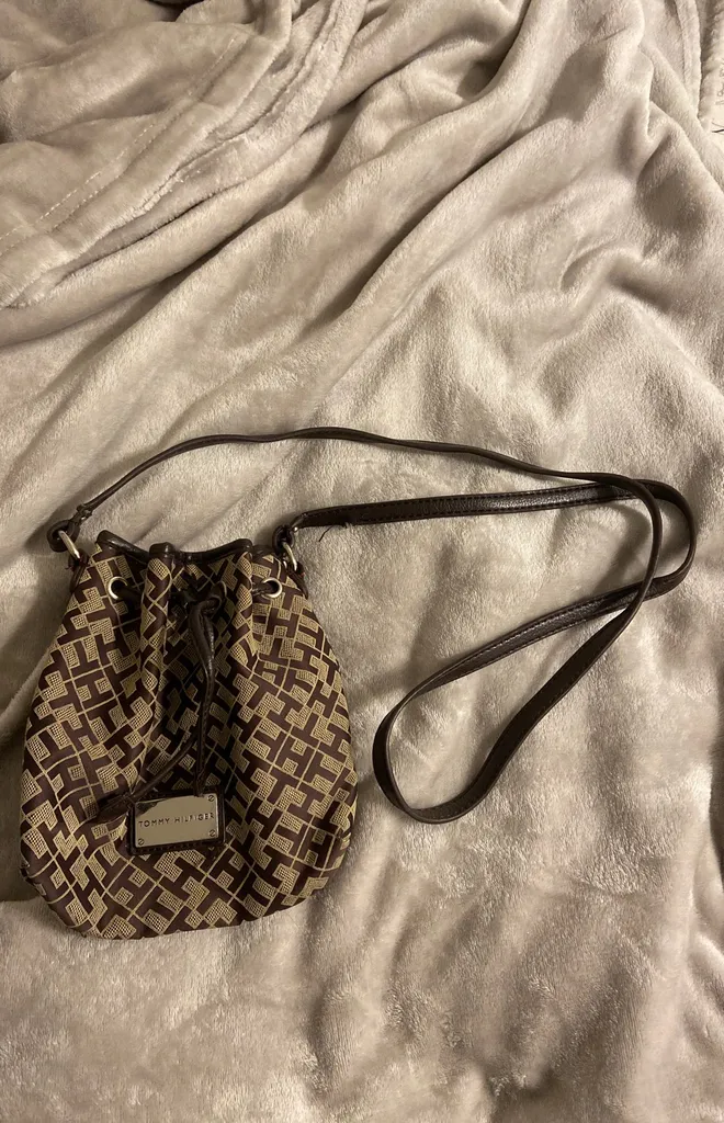 Tommy Hilfiger Side Purse photo 1