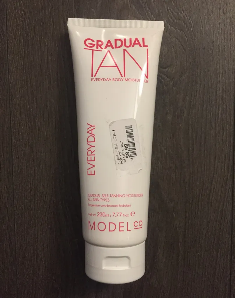 GradualTan Tinted Moisturizer photo 1