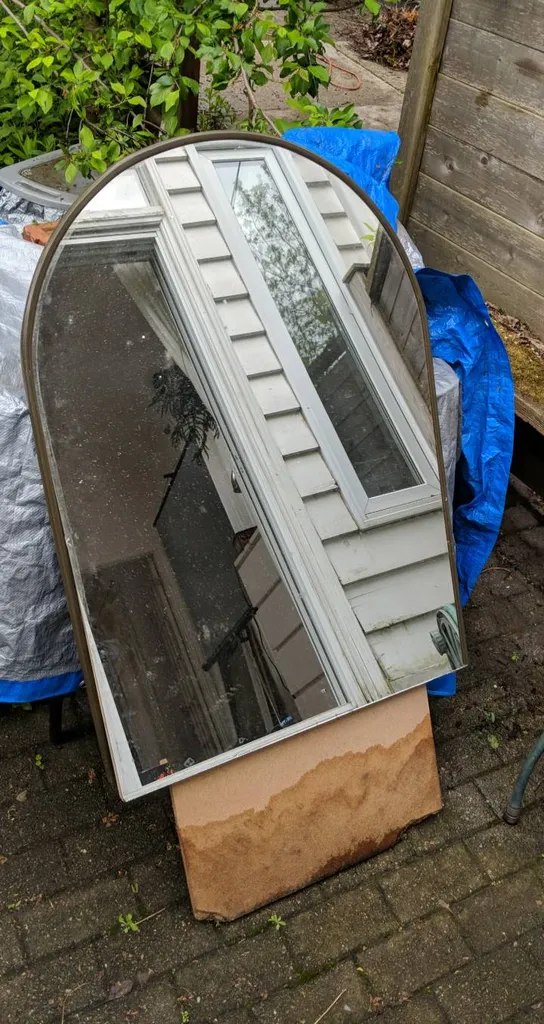 ISO glass cutting service photo 1