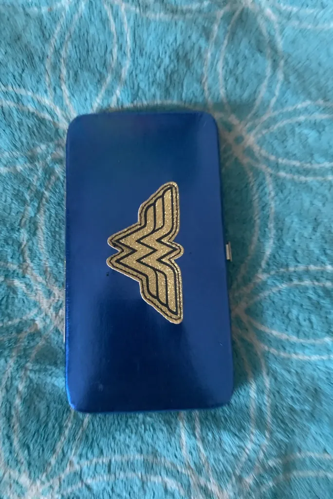 Wonder Woman Wallet - Giftable photo 1