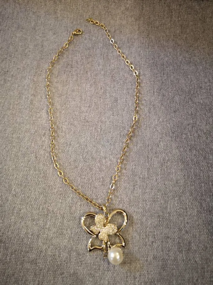 Gold Necklace photo 1