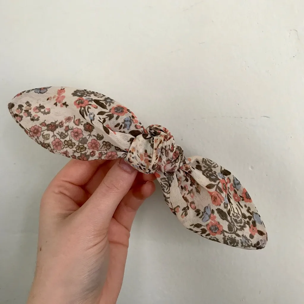 Floral Bow Clip photo 1