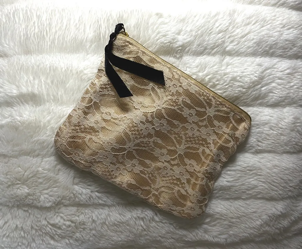 *FREE* H&M Toiletries Bag photo 1