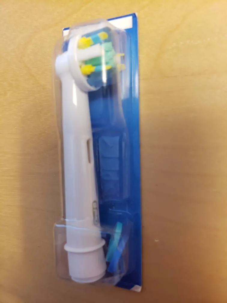 Sealed Oral B Toothbrush Head photo 1