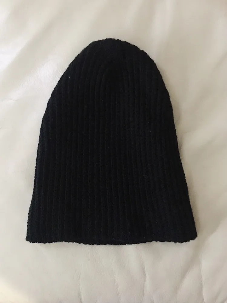 Aritzia / Wilfred merino wool beanie photo 1
