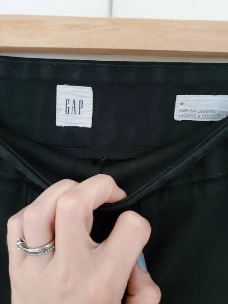 Black leggings Gap photo 1