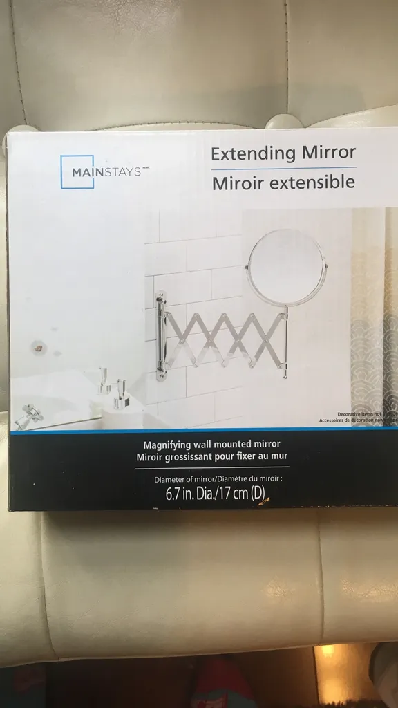 BNIB extending Mirror photo 1