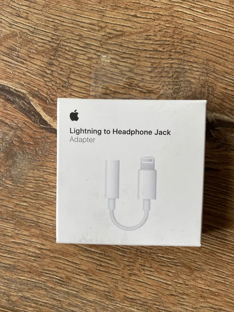 Apple Lightning to Headphone Jack photo 1