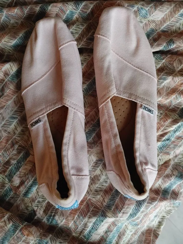 Size 8 Toms photo 1