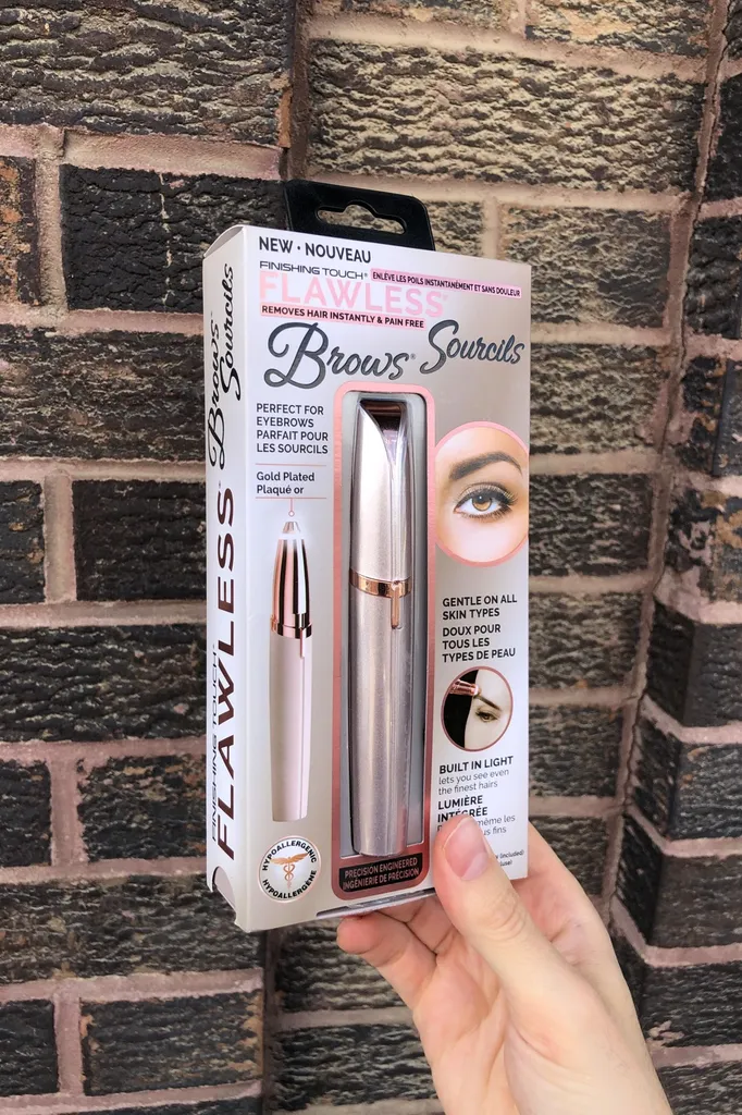 BNIB Flawless Eyebrow thing photo 1