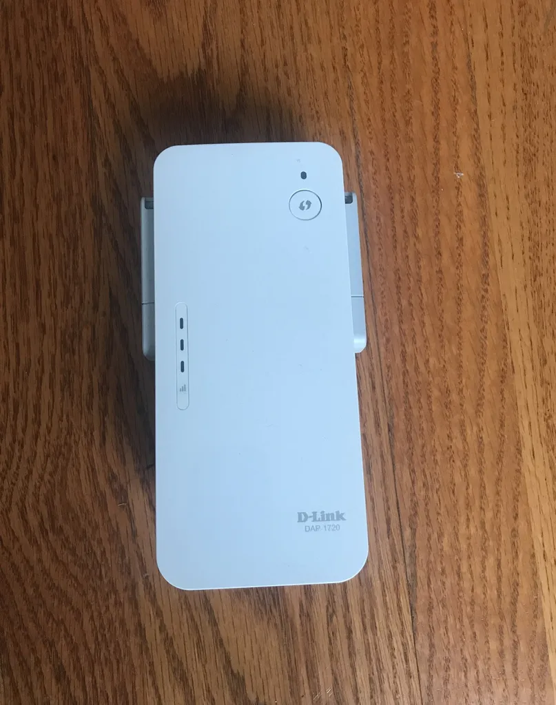 D-link Wifi Extender photo 1