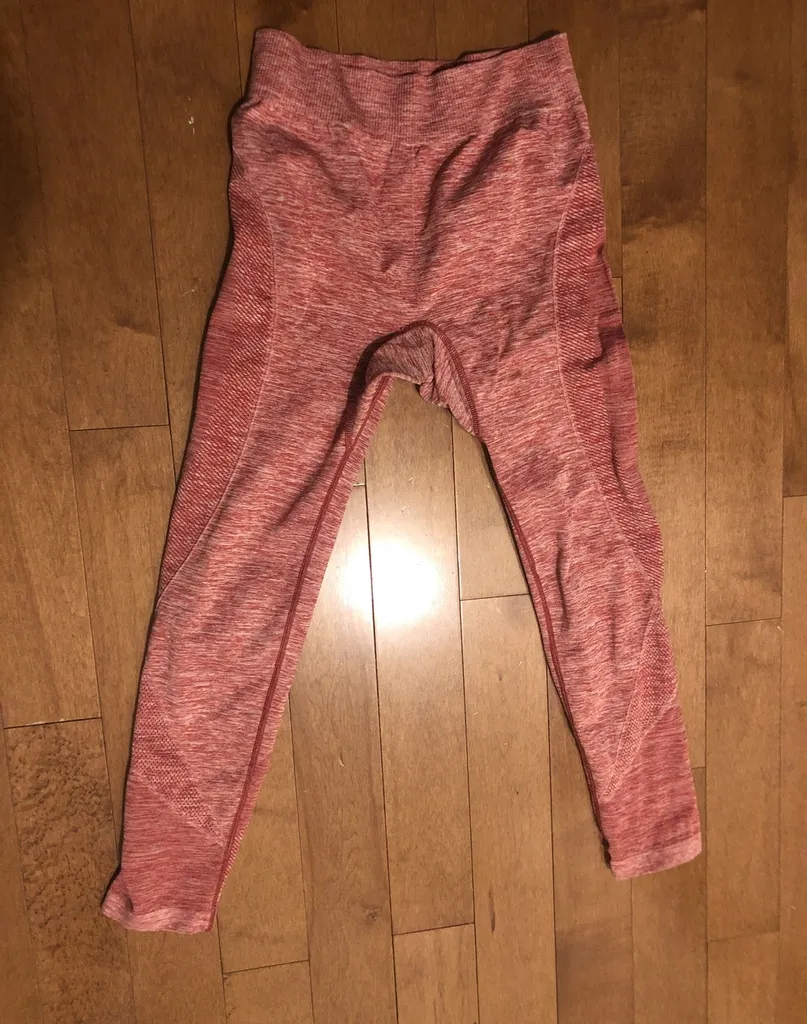 Small Miniso Sport Leggings photo 1