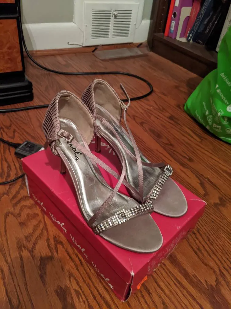 Formal Heels! Size 9 photo 1