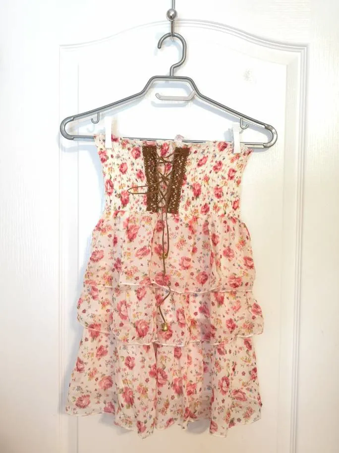 Floral Sleeveless Top photo 1