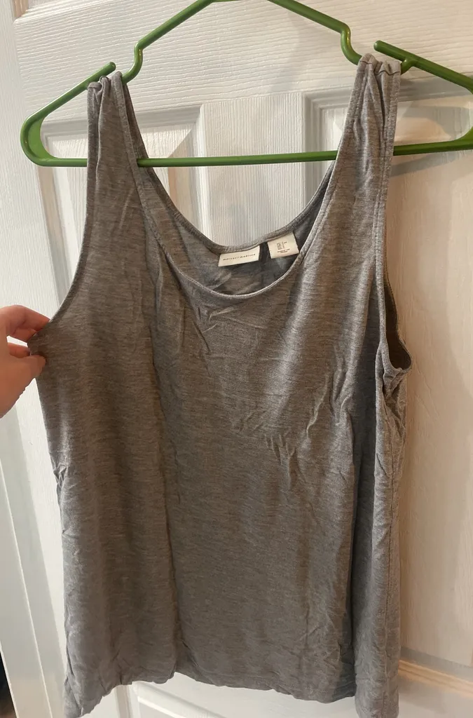 Tank Tops M-L photo 1