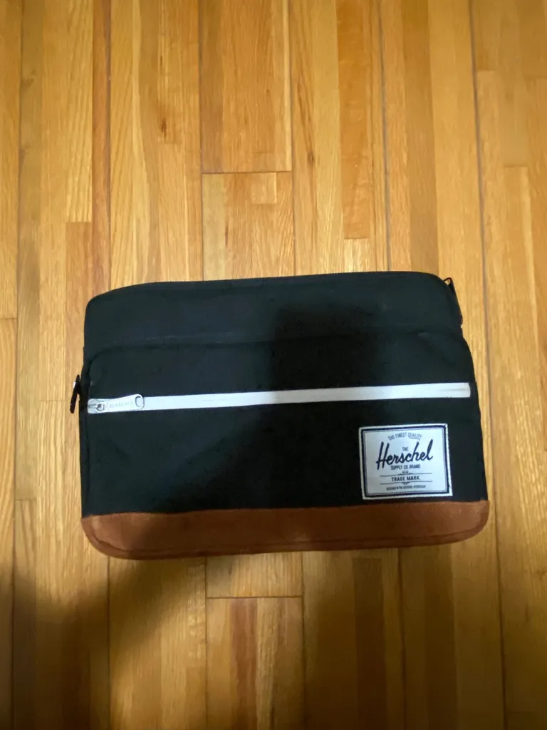 Herschel’s Laptop Case photo 1