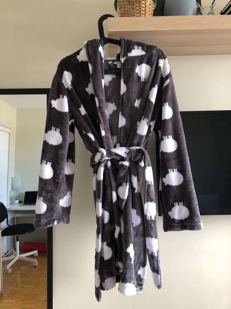 Hardly Used Robe photo 1