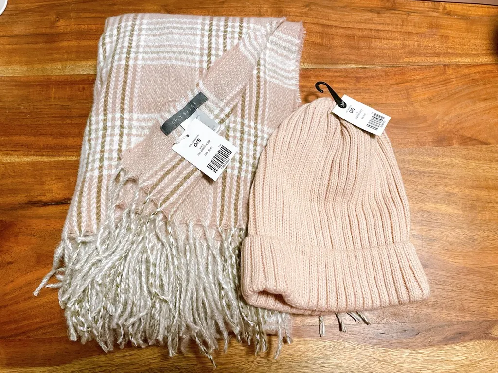 Scarf & Toque photo 1