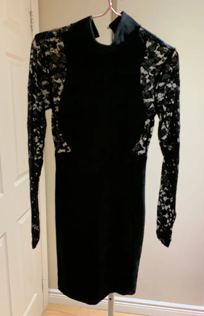 Black Dress With Lace photo 1