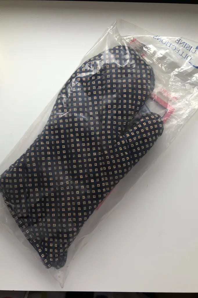 New Oven Mitt photo 1