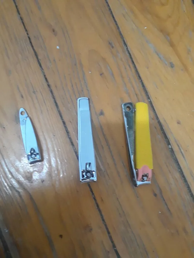 Nail Clippers / Coupes-ongles photo 1