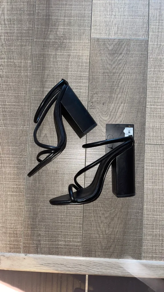 Forever 21 Black heels photo 1