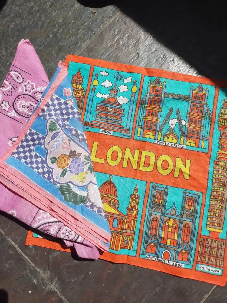 Vintage Scarfs / Bandannas photo 1