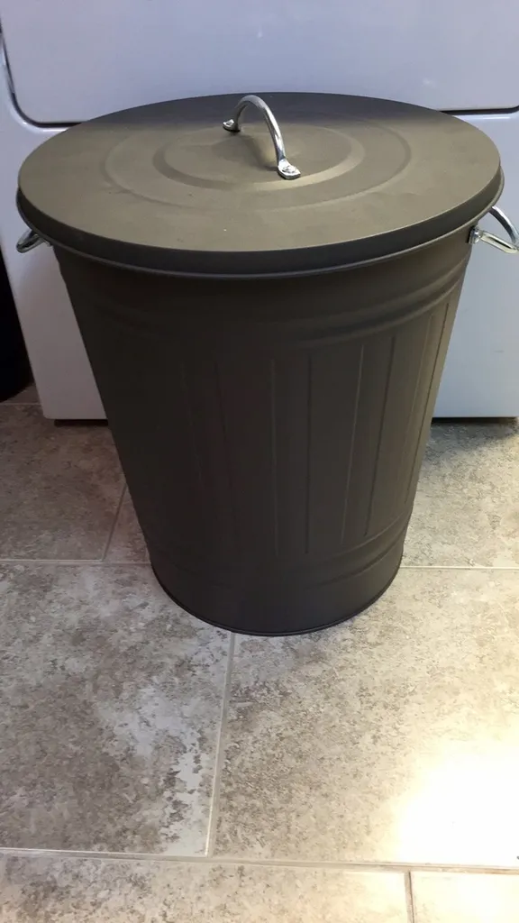 New garbage can photo 1