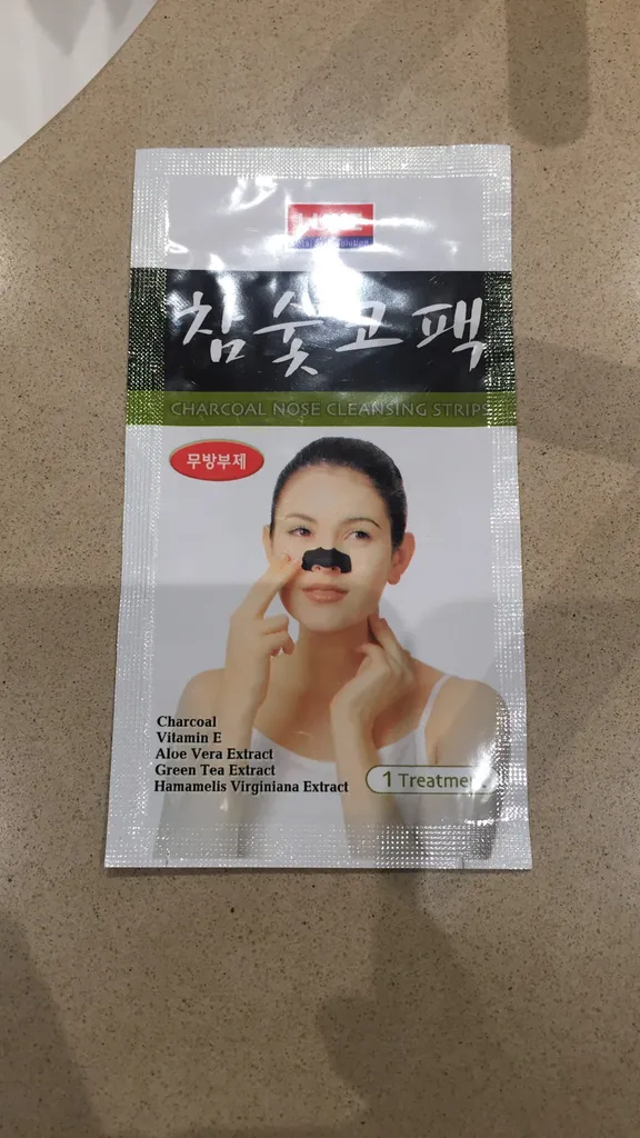 Luke Charcoal Nose Cleansing Strips photo 1