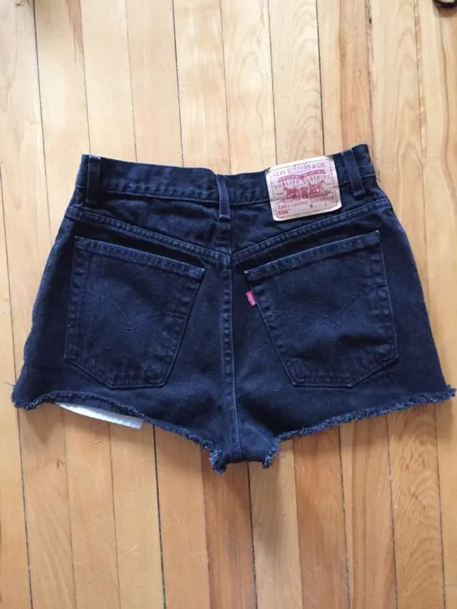 classic high waisted Levi's shorts photo 1
