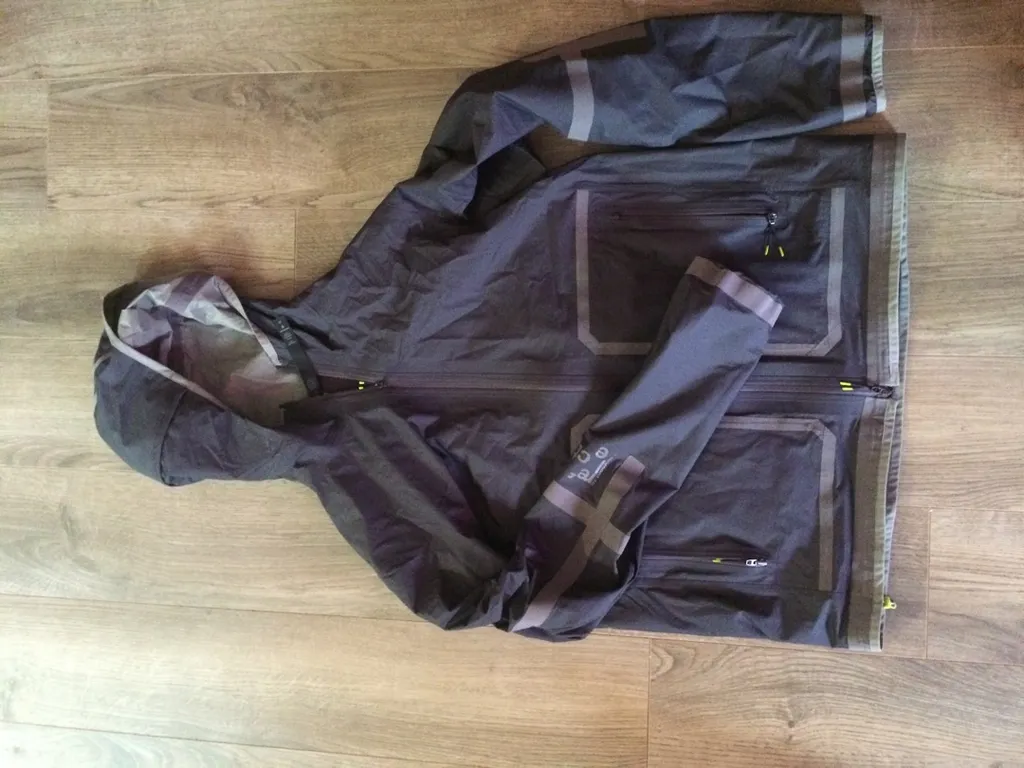 M Lululemon Reflective Rain jacket photo 1