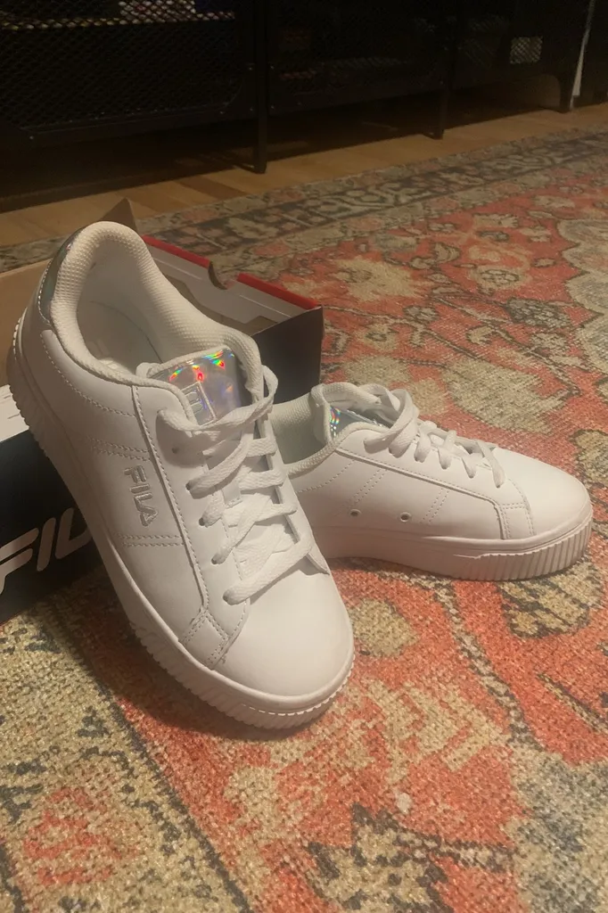 Fila Sneakers Size 7.5 photo 1